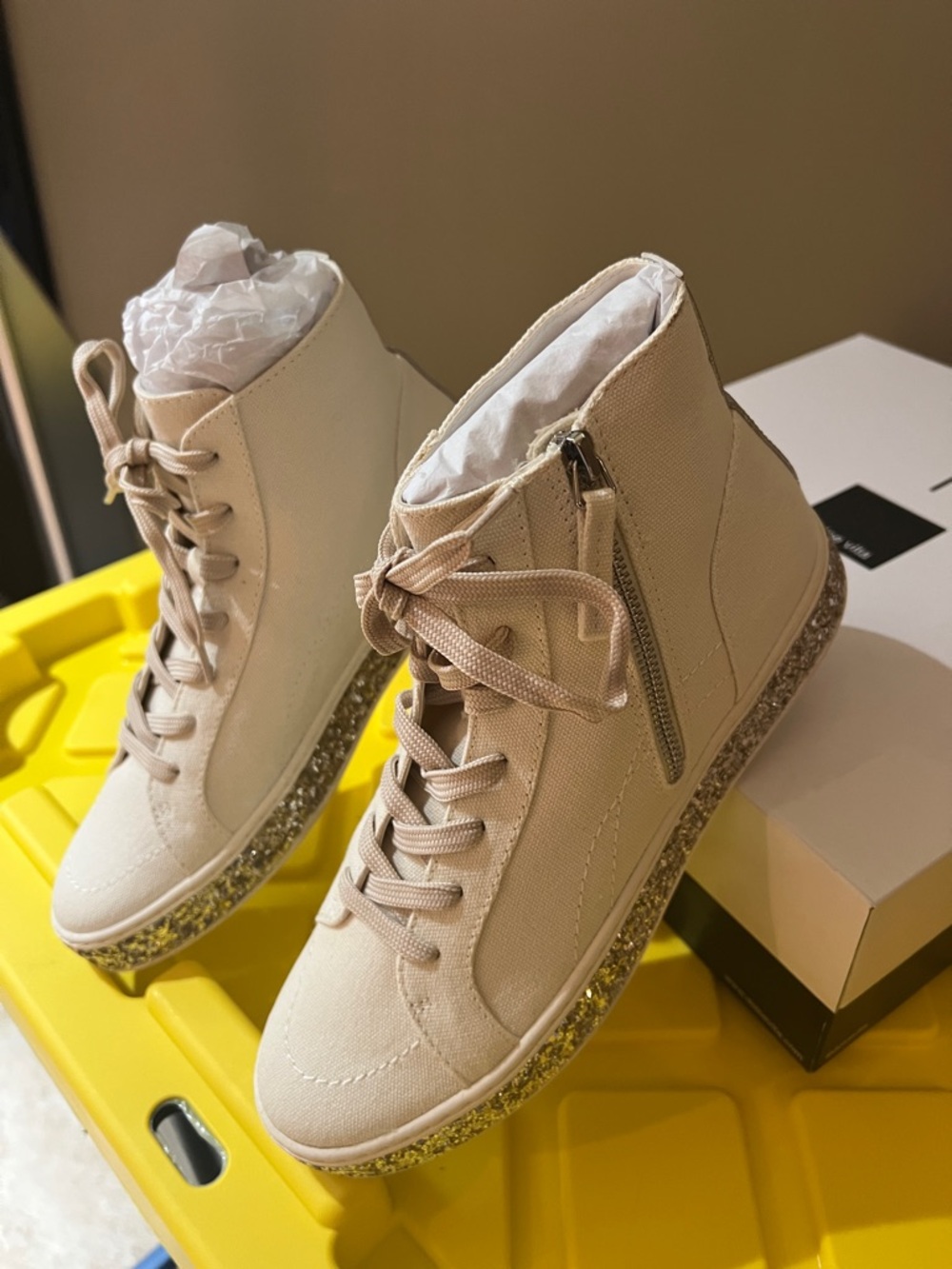 Dolce Vita Loreli Canvas Sneakers with Sparkle trim Women’s Sz 8 NEW